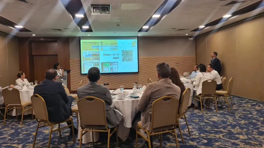 Westfield Business School executive session focused on strategic leadership, sustainability, and Triple Bottom Line frameworks in Peru.